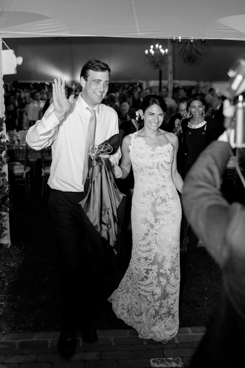 garden wedding at Inn at Windmill Lane, Amagansett, New York, with photos by Jonathan Young Weddings | via junebugweddings.com garden wedding at Inn at Windmill Lane, Amagansett, New York, with photos by Jonathan Young Weddings | via junebugweddings.com