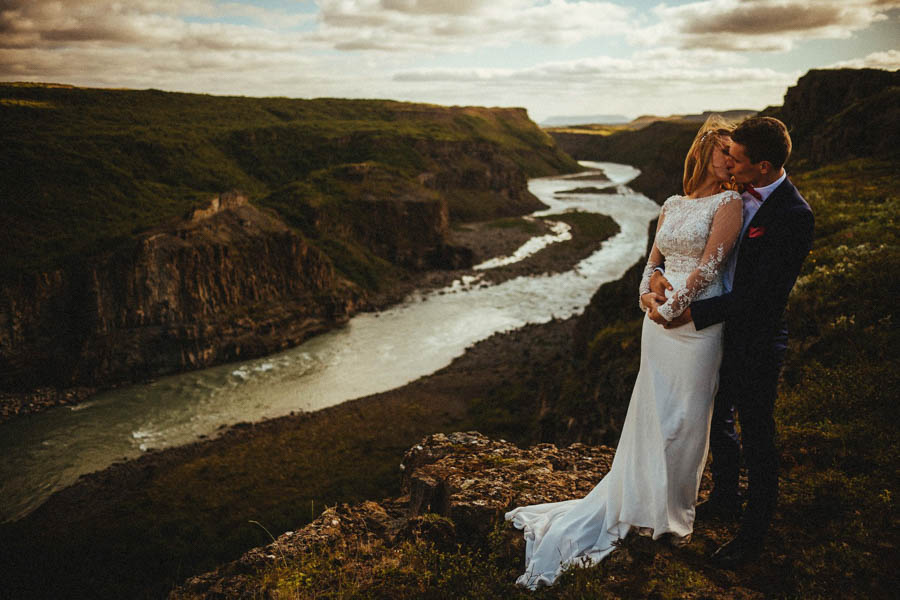 crazy-passionate-icelandic-wedding-adventure-maciej-suwalowski-8
