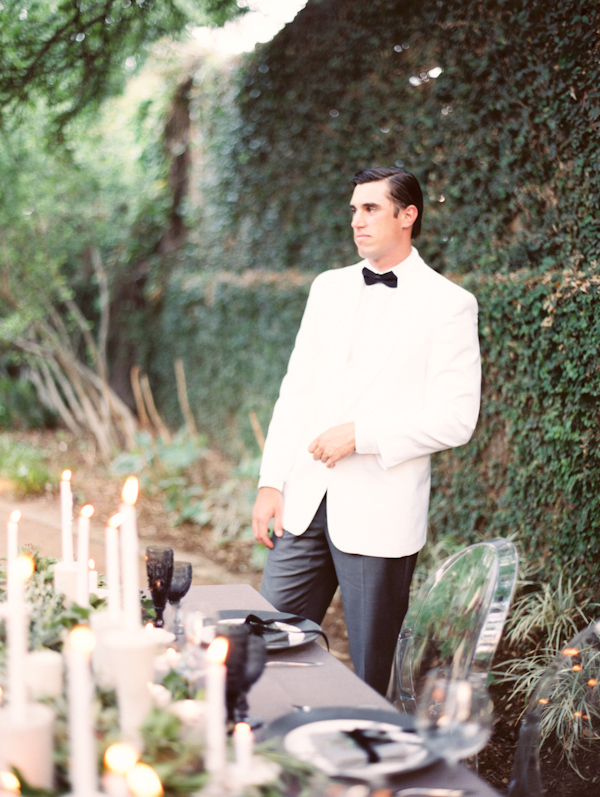 organic black & white wedding inspiration photo shoot, photo by Taylor Lord Photography | via junebugweddings.com organic black & white wedding inspiration photo shoot, photo by Taylor Lord Photography | via junebugweddings.com