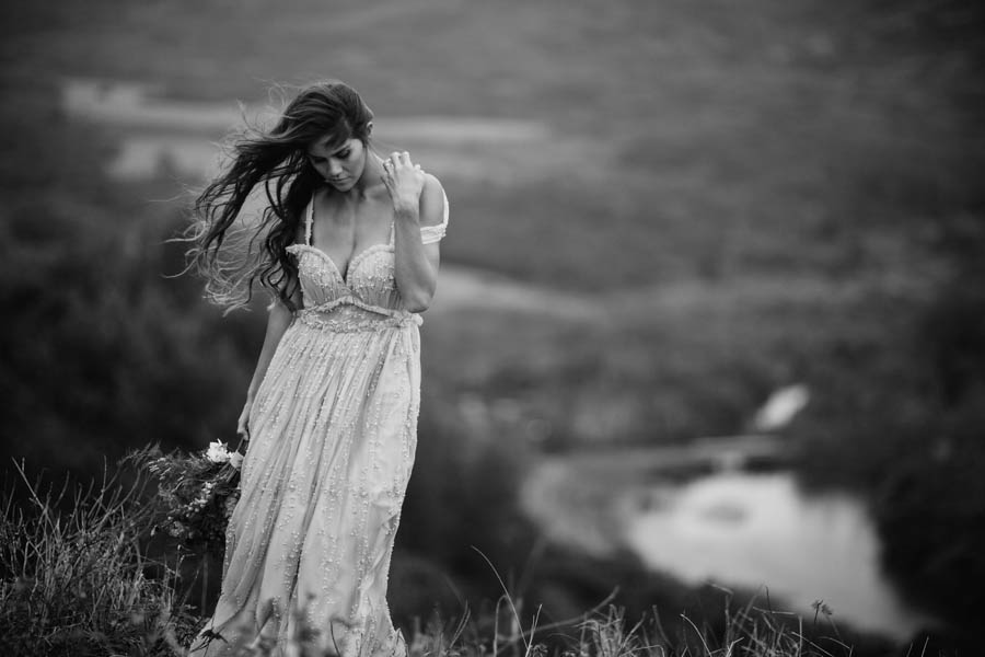 naturally-beautiful-oahu-bridal-inspiration-in-joelle-perry-10