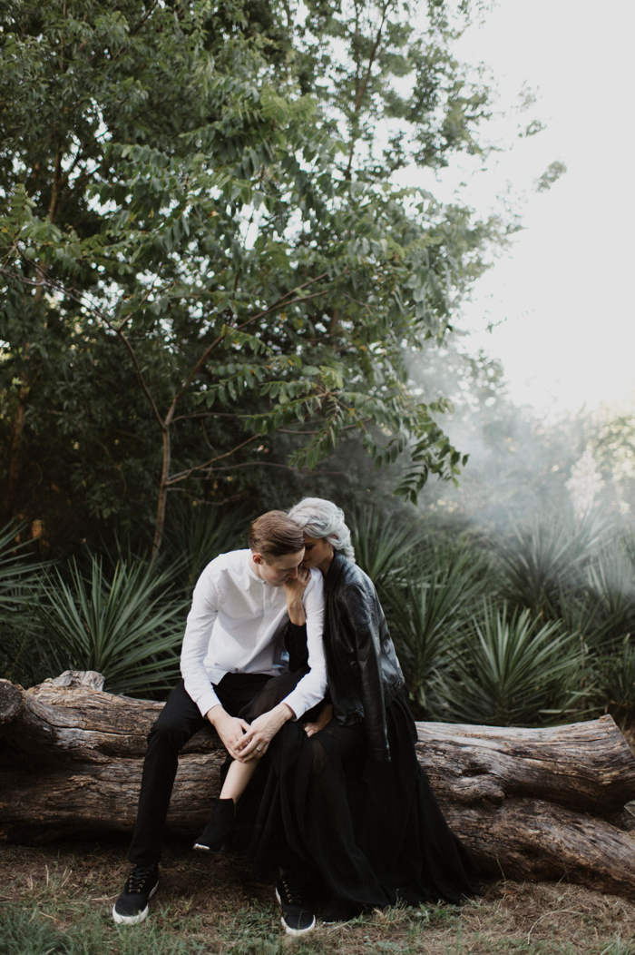 moody-and-romantic-anniversary-photos-in-dallas-tx-2
