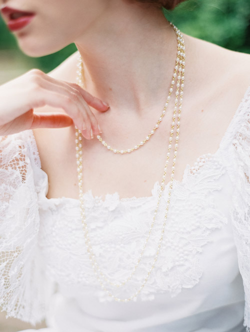 1920's inspired bridal hair accessories from Enchanted Atelier | via junebugweddings.com 1920's inspired bridal hair accessories from Enchanted Atelier | via junebugweddings.com