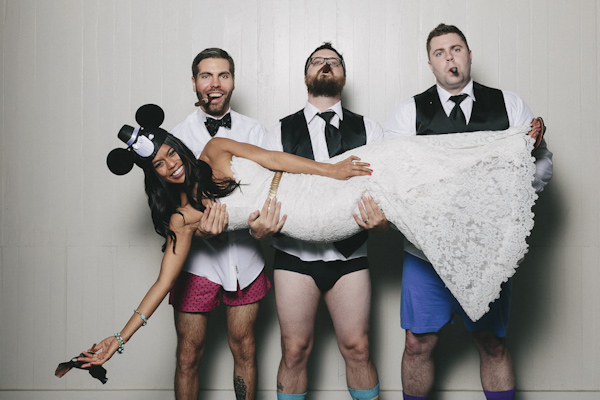 hilarious wedding photo by Daniel Lateulade of Daniel Lateulade Photography | via junebugweddings.com hilarious wedding photo by Daniel Lateulade of Daniel Lateulade Photography | via junebugweddings.com