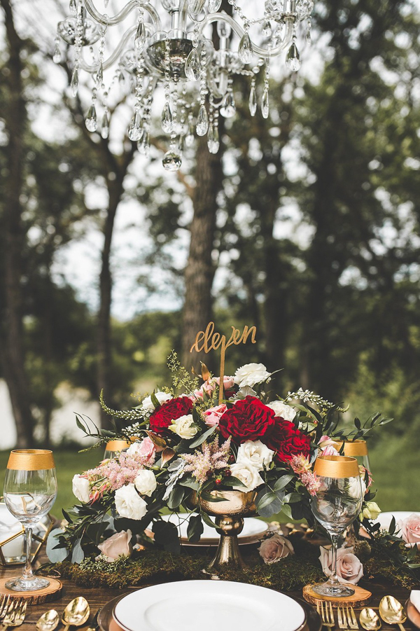 this-wedding-inspiration-proves-that-gold-blush-and-red-is-the-most-romantic-color-palette-5