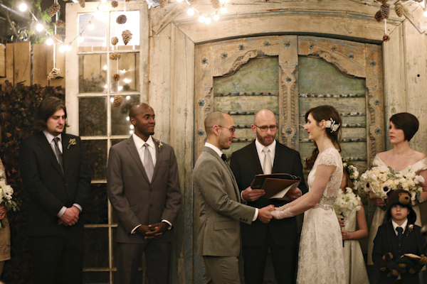 warm and cozy winter wedding, photo by Alison Conklin Photography | via junebugweddings.com warm and cozy winter wedding, photo by Alison Conklin Photography | via junebugweddings.com