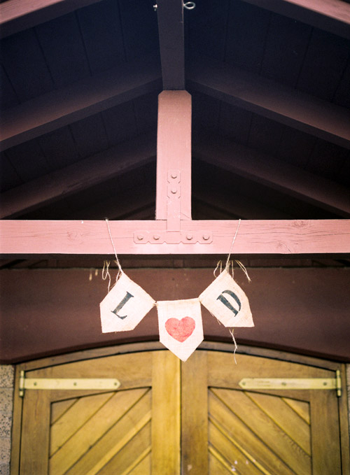 rustic yellow and champagne vineyard wedding in Santa Ynez, CA - photos by Michelle Warren Photography| jvia unebugweddings.com rustic yellow and champagne vineyard wedding in Santa Ynez, CA - photos by Michelle Warren Photography| jvia unebugweddings.com