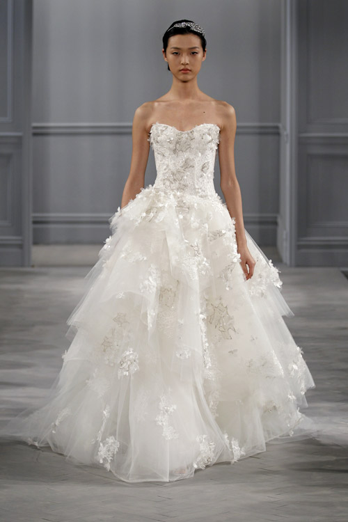 Monique Lhuillier wedding dress from the spring 2014 bridal collection | via junebugweddings.com Monique Lhuillier wedding dress from the spring 2014 bridal collection | via junebugweddings.com