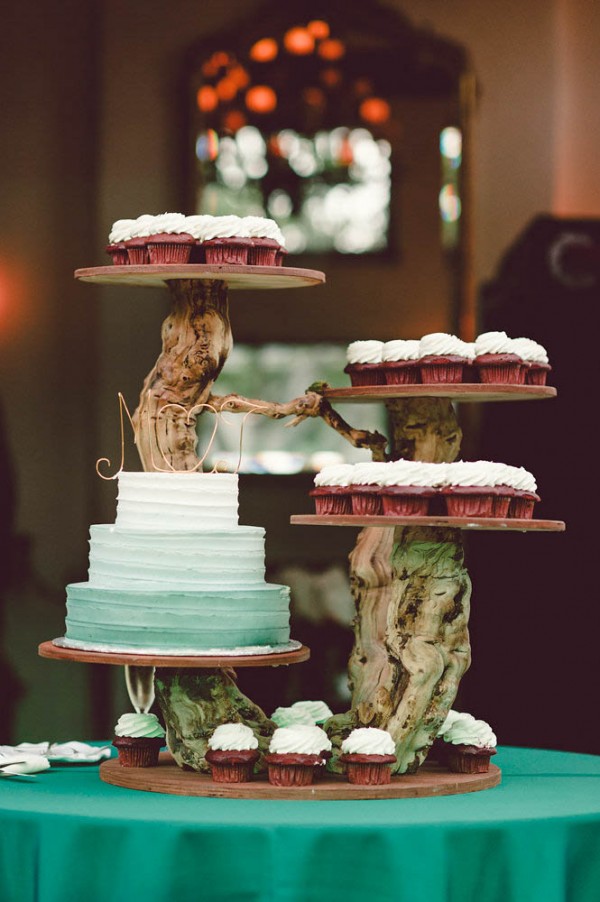Classy-Emerald-and-Gold-Wedding-at-The-Villa-San-Juan-Capistrano-33-of-33-600x902