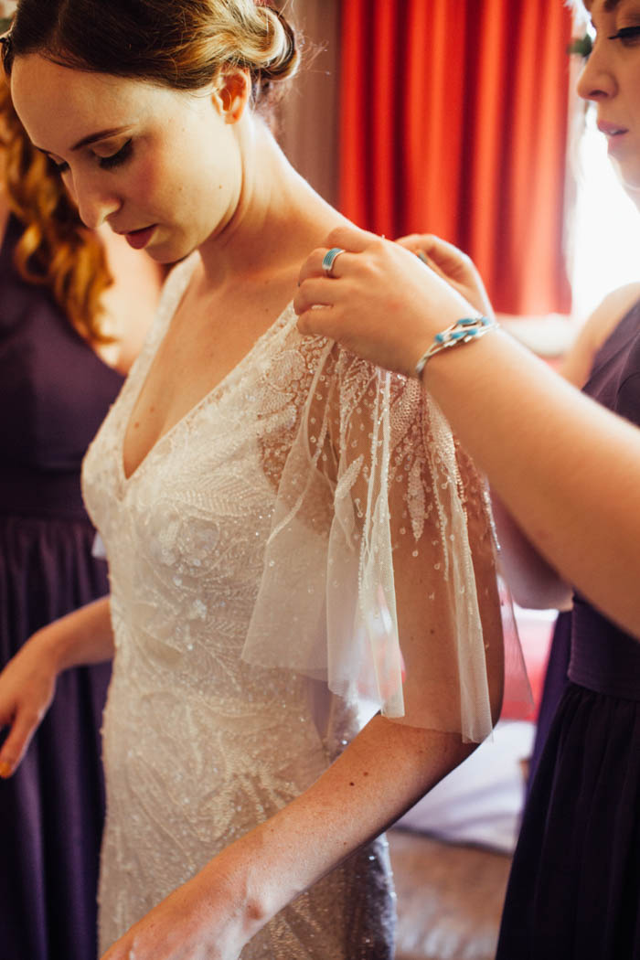 creative-sedona-wedding-in-the-tlaquepaque-arts-and-crafts-village-jane-in-the-woods-28
