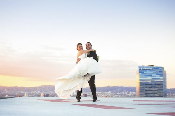 glamorous eco friendly jewish wedding at AT&T center in Los Angeles, California, photos by Callaway Gable | via junebugweddings.com glamorous eco friendly jewish wedding at AT&T center in Los Angeles, California, photos by Callaway Gable | via junebugweddings.com
