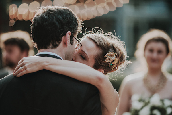 first kiss, photo by Bradford Martens | via junebugweddings.com first kiss, photo by Bradford Martens | via junebugweddings.com