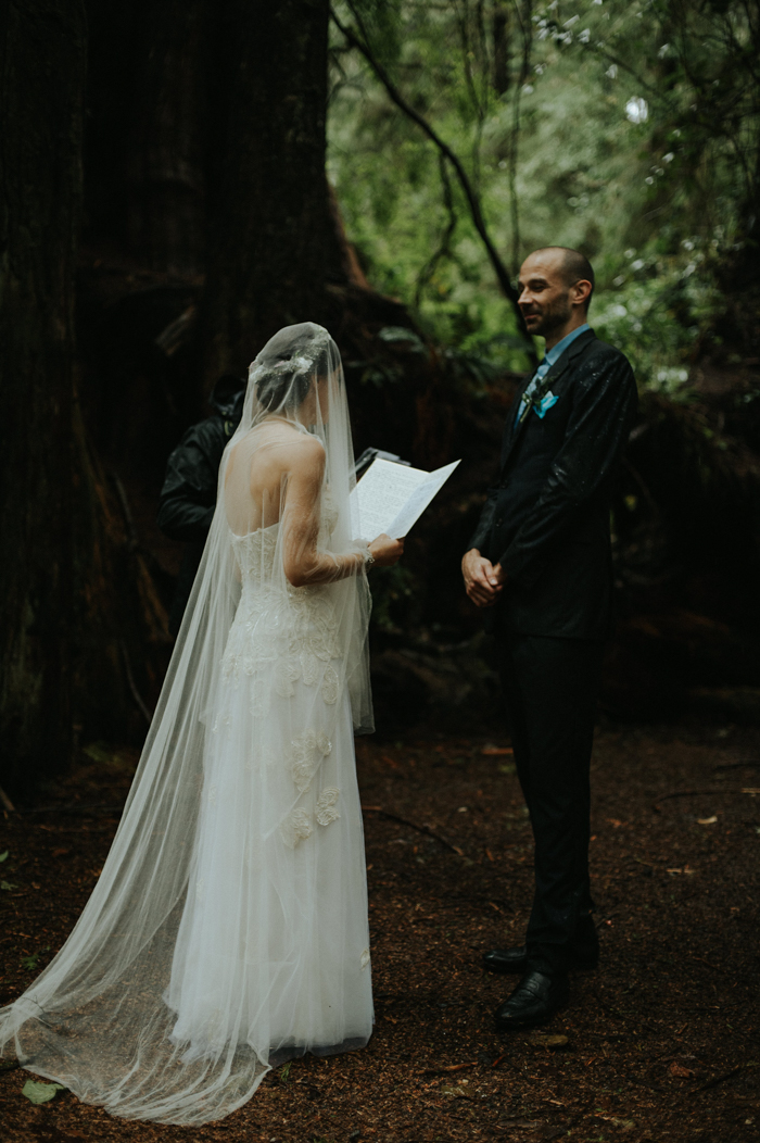 passionate-and-personal-tofino-beach-elopement-15