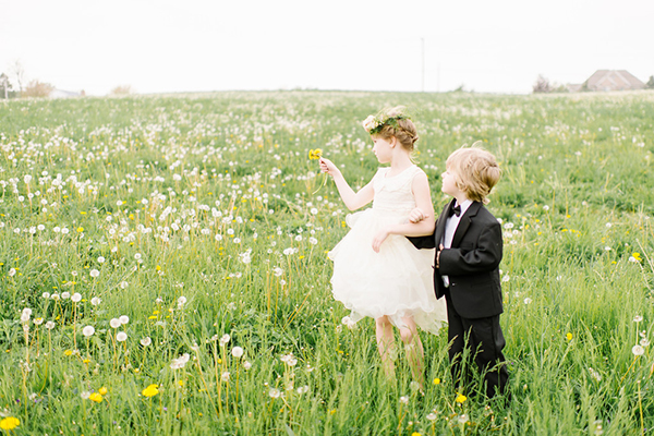 darling countryside wedding inspiration photo shoot, photo by L Hewitt Photography | via junebugweddings.com darling countryside wedding inspiration photo shoot, photo by L Hewitt Photography | via junebugweddings.com