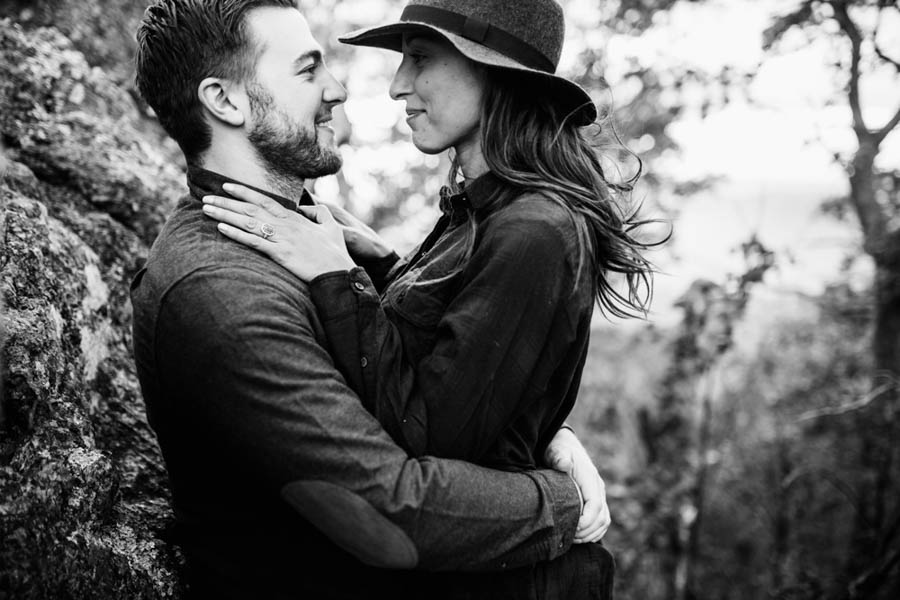 Rock-Climbing-Engagement-in-the-Shenandoah-Virginia-Mountains-Steven-Dray-12