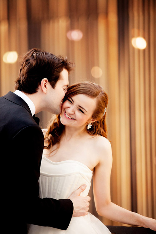 chic and stylish Chicago wedding at The Trump Hotel & Tower, photos by Olivia Leigh Photographie | via junebugweddings.com chic and stylish Chicago wedding at The Trump Hotel & Tower, photos by Olivia Leigh Photographie | via junebugweddings.com