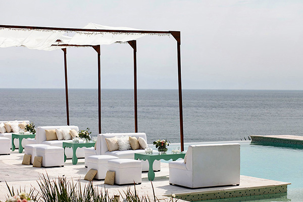 fun destination wedding at Casa China Blanca in Puerto Vallerta, Mexico - photo by Elizabeth Lloyd and Dave Getzschman | via junebugweddings.com fun destination wedding at Casa China Blanca in Puerto Vallerta, Mexico - photo by Elizabeth Lloyd and Dave Getzschman | via junebugweddings.com