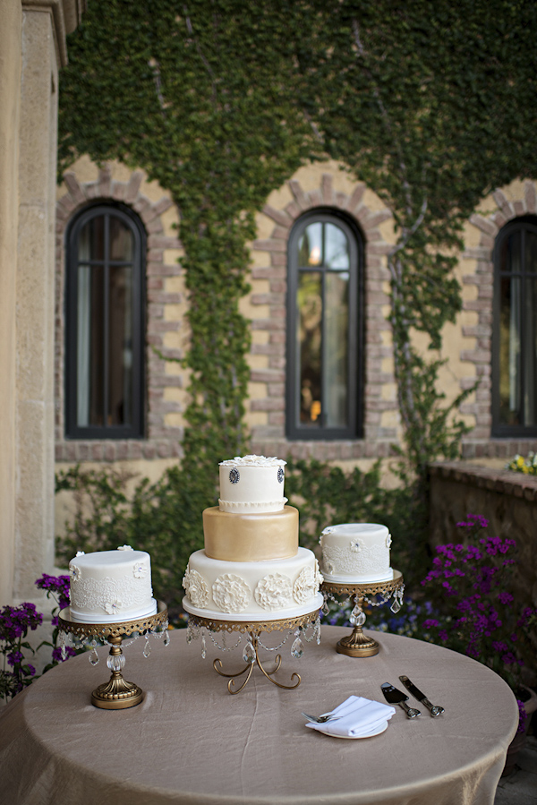 romantic Italian villa inspired wedding in Florida, photo by Kristen Weaver Photography | via junebugweddings.com romantic Italian villa inspired wedding in Florida, photo by Kristen Weaver Photography | via junebugweddings.com
