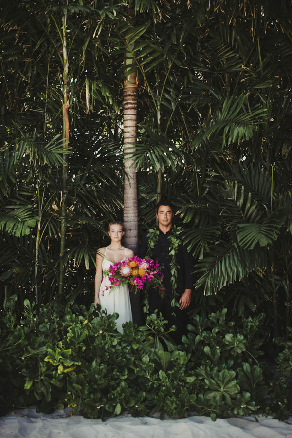Tropical Modern Honolulu Wedding Inspiration | Junebug Weddings