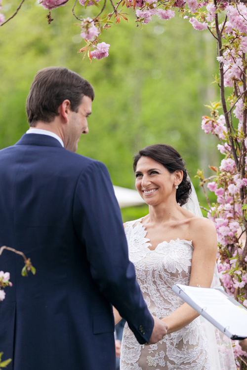 garden wedding at Inn at Windmill Lane, Amagansett, New York, with photos by Jonathan Young Weddings | via junebugweddings.com garden wedding at Inn at Windmill Lane, Amagansett, New York, with photos by Jonathan Young Weddings | via junebugweddings.com