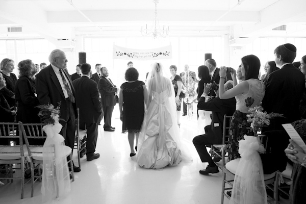 elegant wedding at Studio450 in New York, photo by Karen Hill Photography | via junebugweddings.com elegant wedding at Studio450 in New York, photo by Karen Hill Photography | via junebugweddings.com