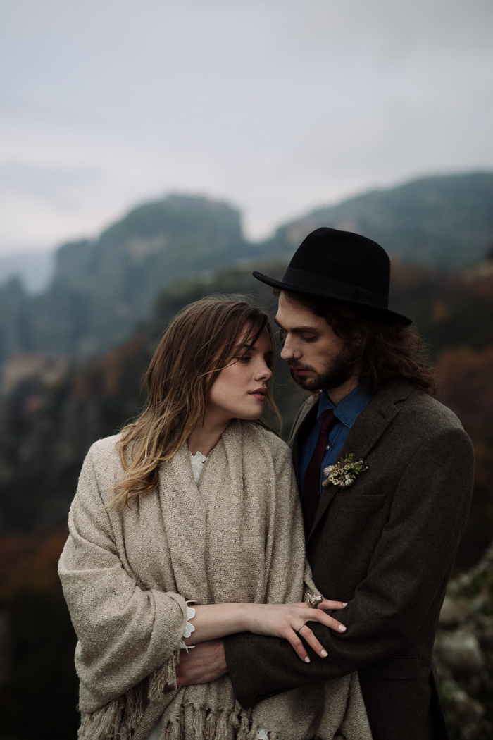 rugged-winter-cliffside-elopement-in-greece-21
