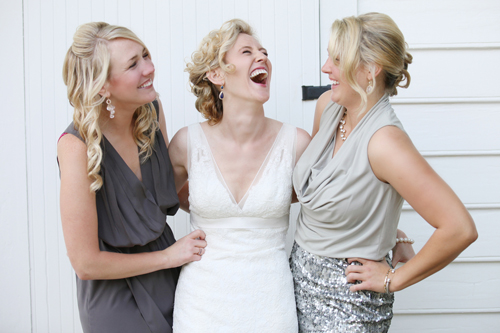 Grey and cream seaside wedding in Newport News, VA, photos by Whitebox Weddings via junebugweddings.com Grey and cream seaside wedding in Newport News, VA, photos by Whitebox Weddings via junebugweddings.com