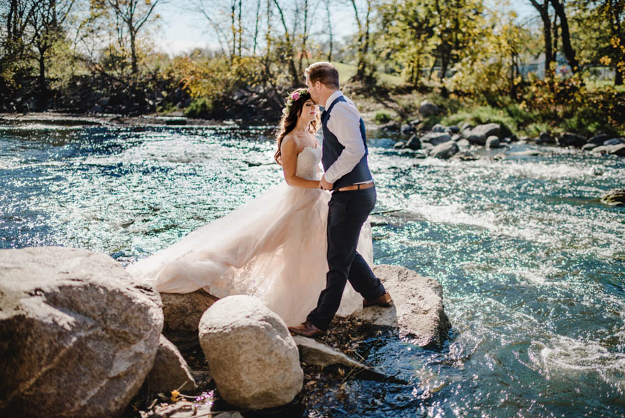 Bohemian-Iowa-Wedding-at-The-Rustic-Rose-Barn-Amanda-Basteen-11