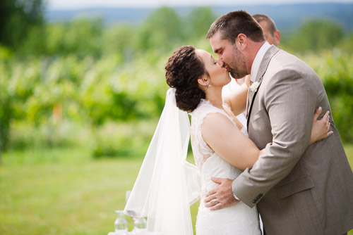 vintage metallic vineyard wedding in Michigan, photo by Dan Stewart Photography | via junebugweddings.com vintage metallic vineyard wedding in Michigan, photo by Dan Stewart Photography | via junebugweddings.com