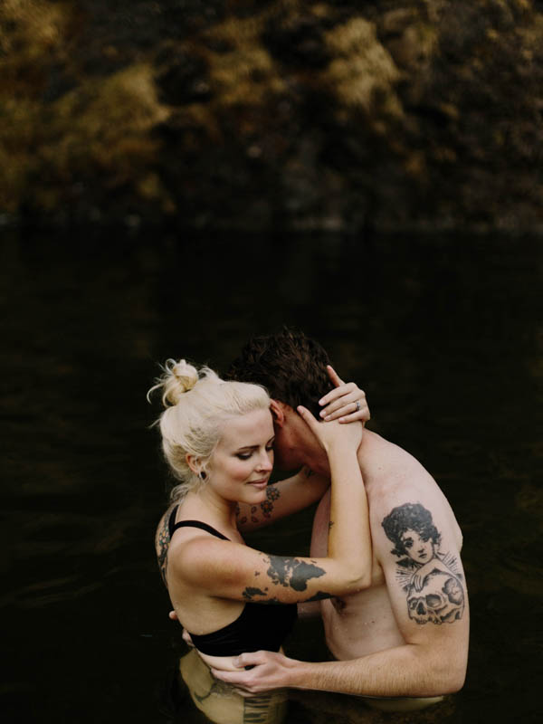 South-Coast-of-Iceland-Engagement-Photos-Levi-Tijerina-4