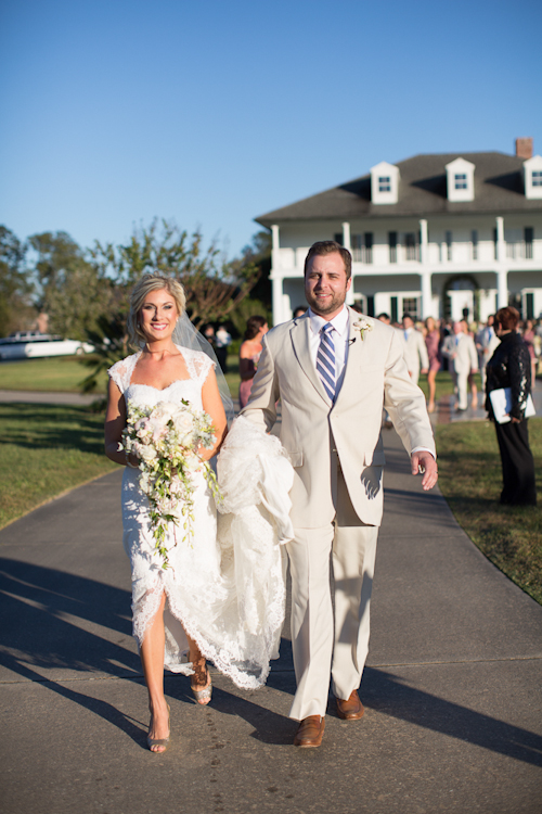 Elegant wedding at Louisiana Private Estate with photos by Courtney Dellafiora | junebugweddings.com Elegant wedding at Louisiana Private Estate with photos by Courtney Dellafiora | junebugweddings.com