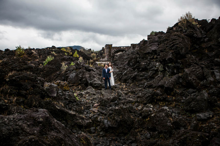 Romantic-Post-Wedding-Shoot-San-Juan-Parangaricutiro-Jorge-Kick (15 of 25)