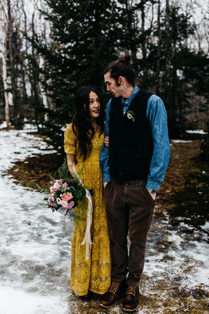 cozy-alternative-fall-wedding-inspiration-in-snowy-vermont-36