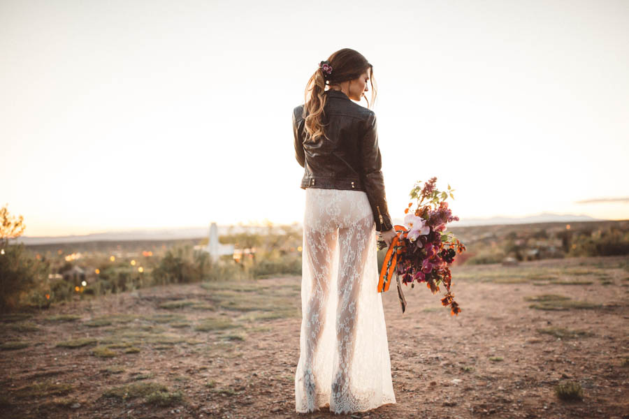 edgy-romantic-santa-fe-bridal-inspiration-21