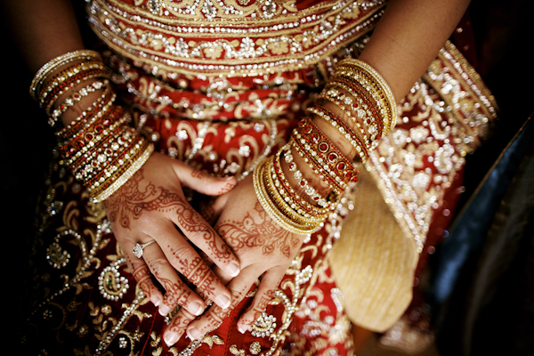 indian american wedding in Hawaii, photos by Anna Kim Photography | via junebugweddings.com indian american wedding in Hawaii, photos by Anna Kim Photography | via junebugweddings.com