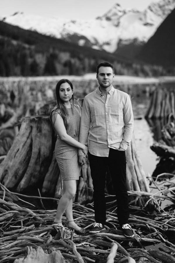 the-views-are-unreal-in-this-breathtaking-bridal-veil-falls-engagement-shoot-5