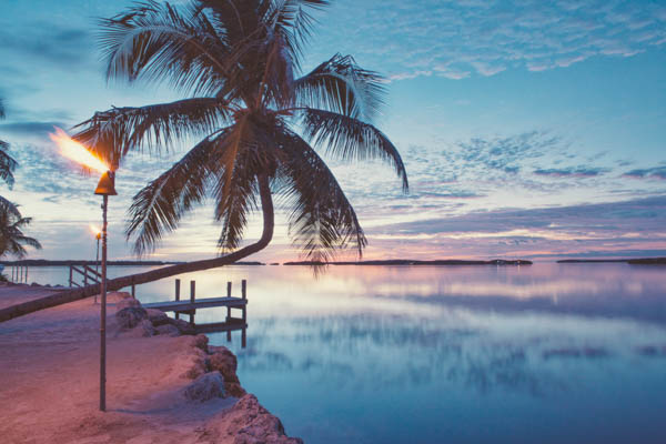 intimate beach wedding Islamorada, FL landscape, photo by Chris Glenn | via junebugweddings.com intimate beach wedding Islamorada, FL landscape, photo by Chris Glenn | via junebugweddings.com