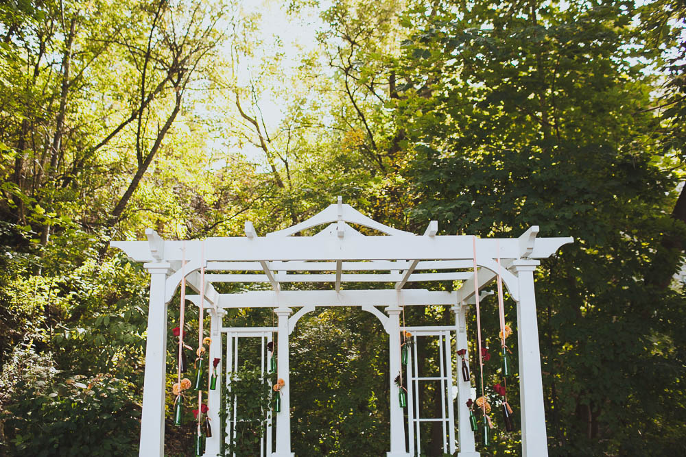 Colorful-and-Romantic-Wedding-at-Ancaster-Mill (34 of 40)