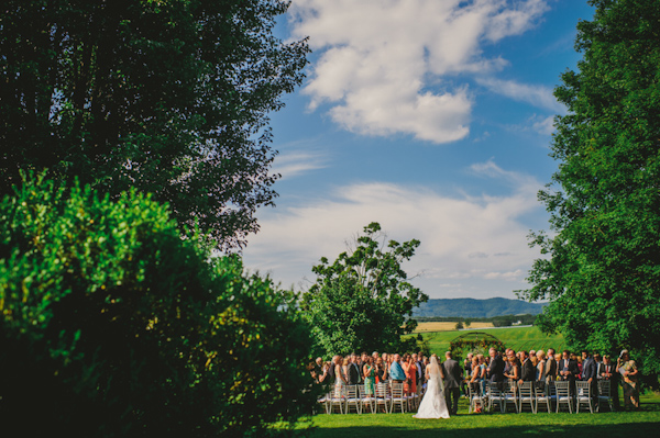 West Virginia countryside estate with photos by The Oberports | via junebugweddings.com West Virginia countryside estate with photos by The Oberports | via junebugweddings.com
