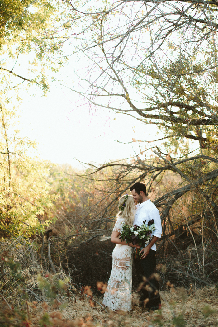 this-ultra-flexible-couple-had-a-yoga-engagement-in-the-woods-3