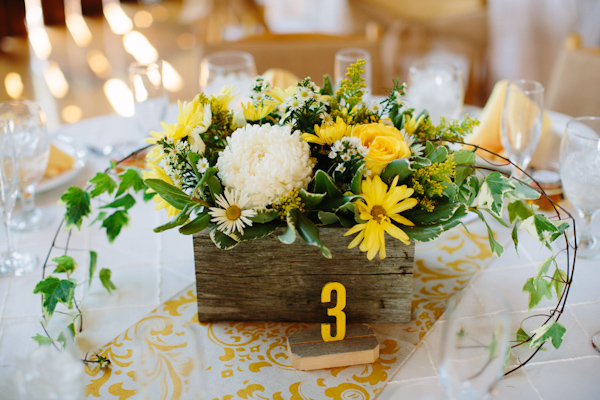 sunny rustic barn wedding in Michigan with photos by Dan Stewart | via junebugweddings.com sunny rustic barn wedding in Michigan with photos by Dan Stewart | via junebugweddings.com