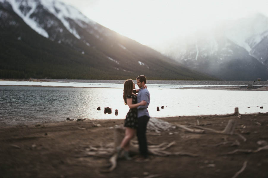 Breathtaking-Lake-Minnewanka-Engagement-Daring-Wanderer (20 of 27)