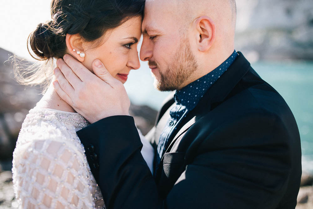 Chilly-Waterfront-Engagement-Near-Marseille-Laurent-Brouzet (10 of 24)