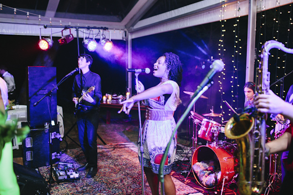 navy and pink garden wedding in Ohio, photo by Ely Brothers | via junebugweddings.com navy and pink garden wedding in Ohio, photo by Ely Brothers | via junebugweddings.com