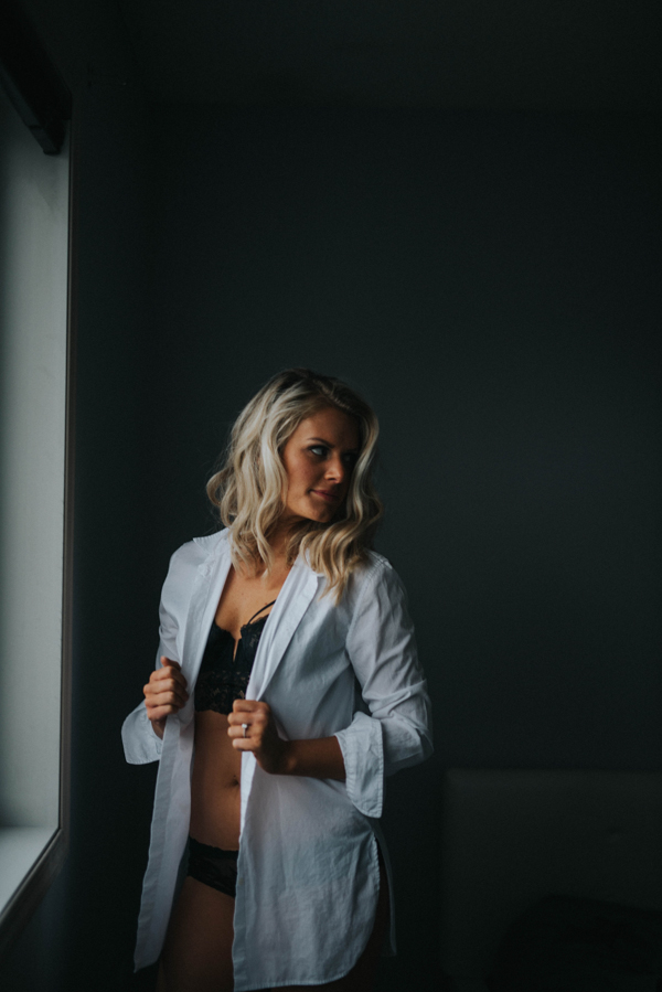 intimate-calgary-boudoir-session-at-home-28