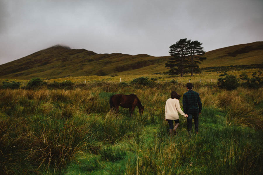 Foggy-Couple-Session-in-the-Connemara-Mountains-David-Olsthoorn-Photography-27