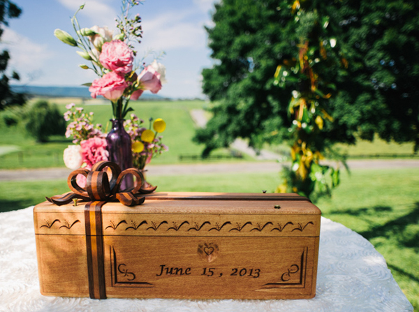 West Virginia countryside estate with photos by The Oberports | via junebugweddings.com West Virginia countryside estate with photos by The Oberports | via junebugweddings.com