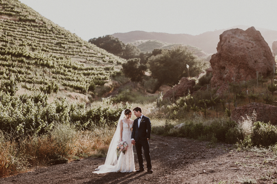 floral-and-feminine-malibu-wedding-at-saddlerock-ranch-28