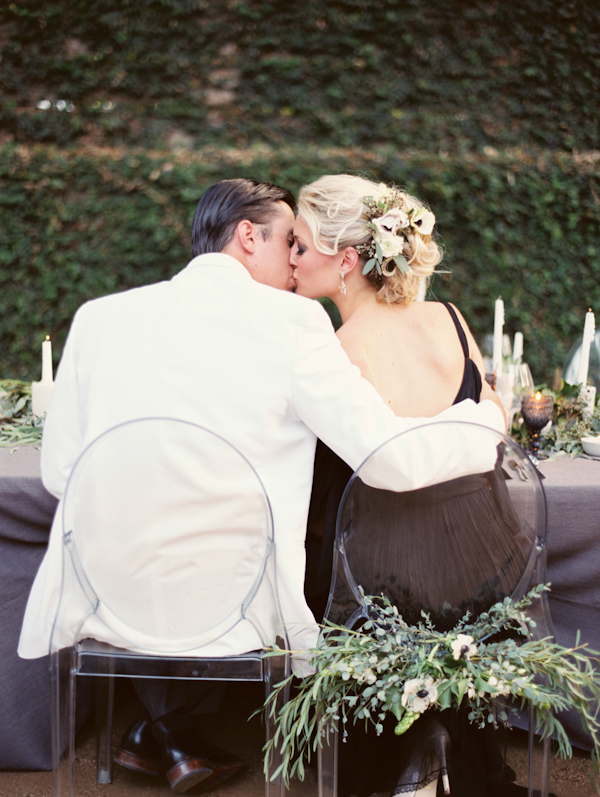 organic black & white wedding inspiration photo shoot, photo by Taylor Lord Photography | via junebugweddings.com organic black & white wedding inspiration photo shoot, photo by Taylor Lord Photography | via junebugweddings.com