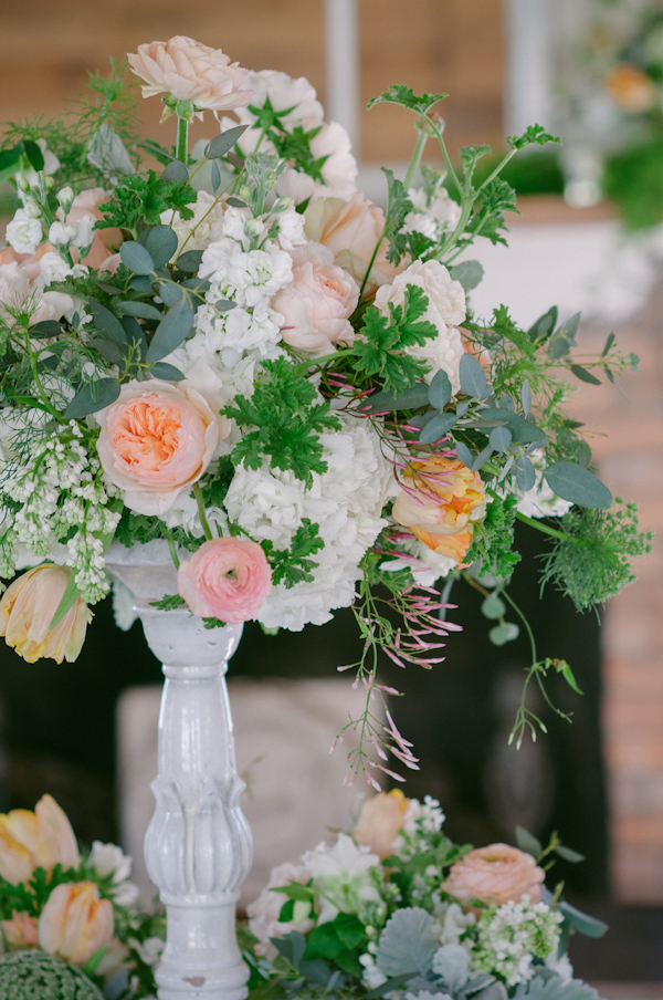 lovely peach and cream wedding inspiration photo shoot from Peony & Plum, photo by Krista Mason | via junebugweddings.com lovely peach and cream wedding inspiration photo shoot from Peony & Plum, photo by Krista Mason | via junebugweddings.com