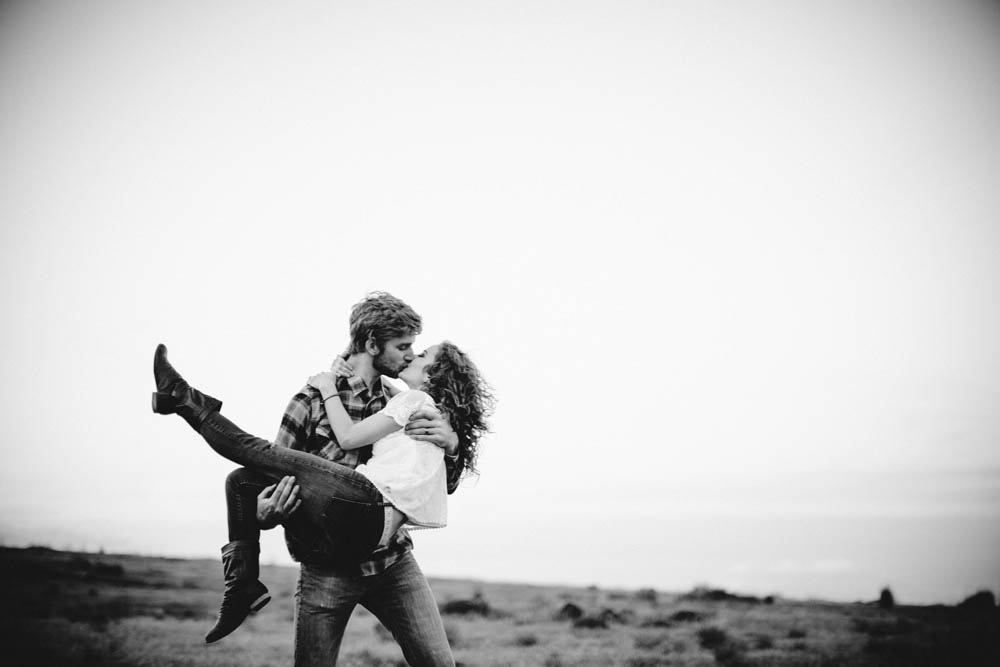 Sentimental-Anniversary-Session-in-Lava-Beds-National-Park-Chutikorn-Photography (20 of 27)